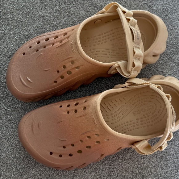 Crocs - Picture 2 of 5